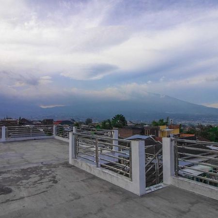 Villa El Nino 5 Bedroom Dengan Rooftop Mountain View Batu  Extérieur photo