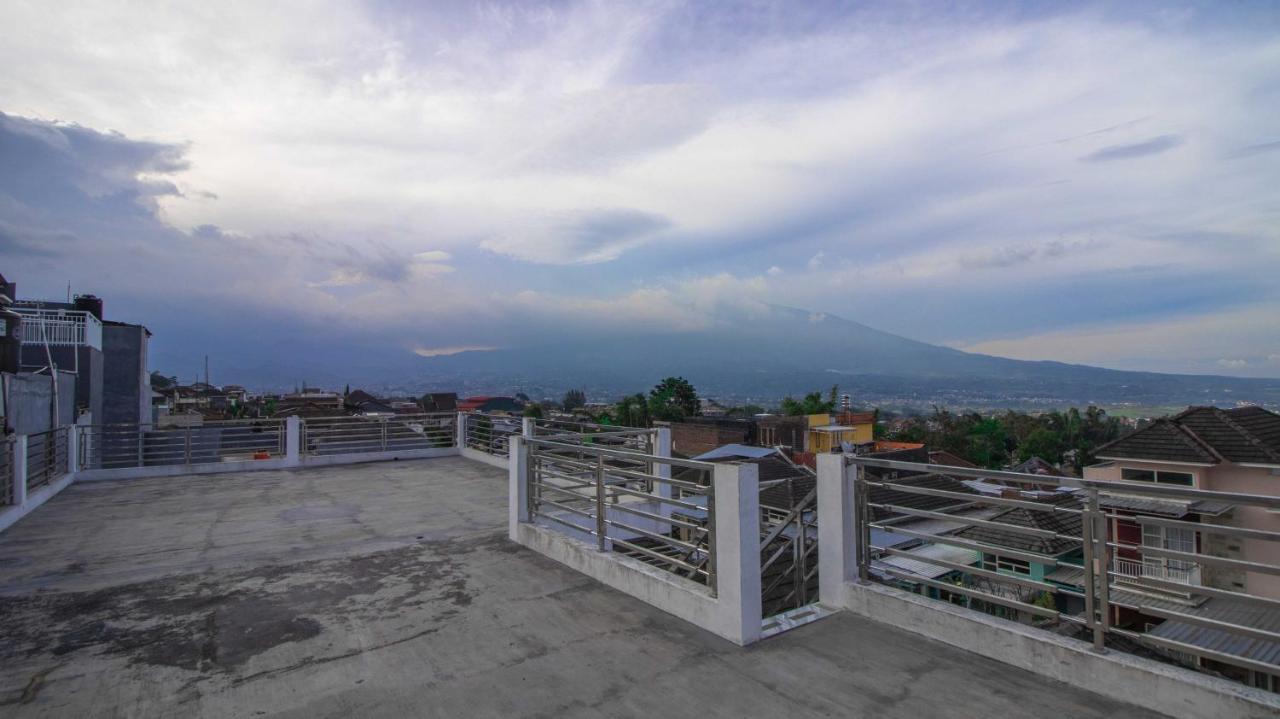 Villa El Nino 5 Bedroom Dengan Rooftop Mountain View Batu  Extérieur photo