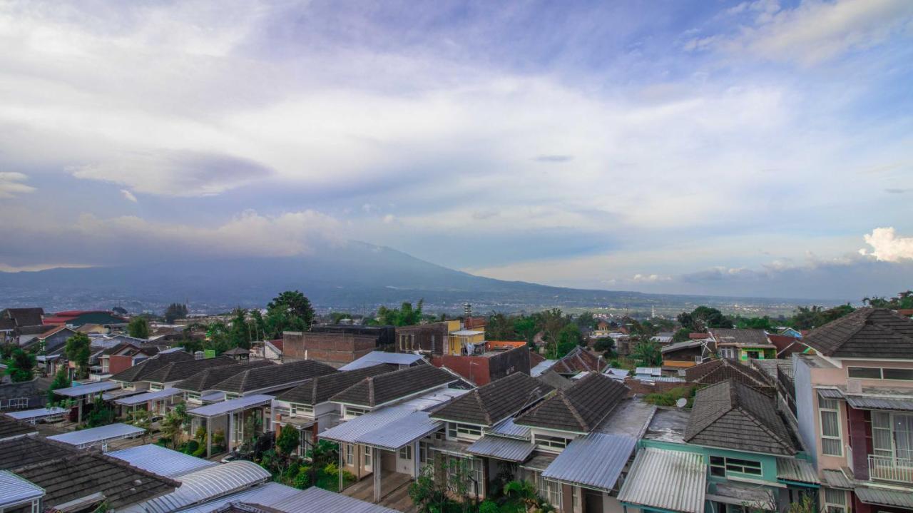 Villa El Nino 5 Bedroom Dengan Rooftop Mountain View Batu  Extérieur photo